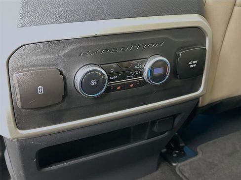 Used 2024 Ford Expedition Max Limited image 23