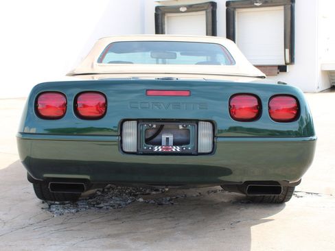 Used 1996 Chevrolet Corvette Convertible RWD image 7