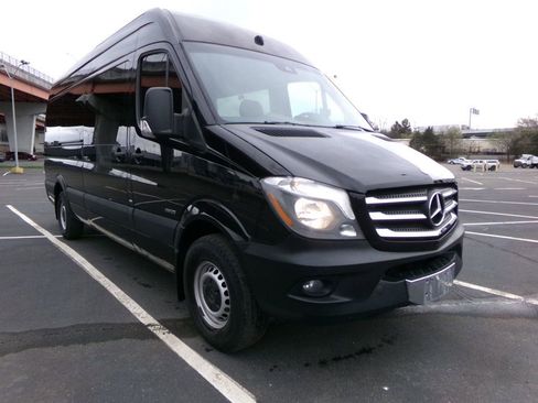 Used 2015 Mercedes-Benz Sprinter 2500 image 4