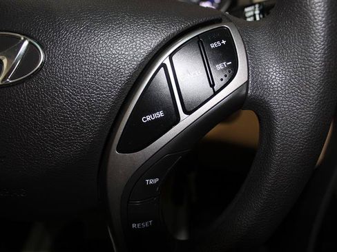 Used 2013 Hyundai Elantra GLS FWD image 15