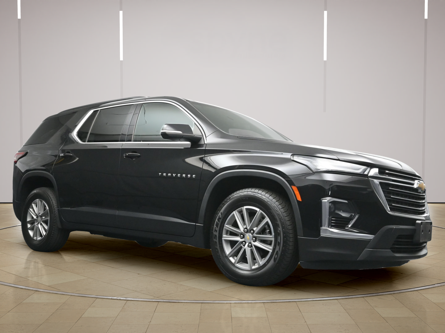 Used 2023 Chevrolet Traverse LT FWD image 25