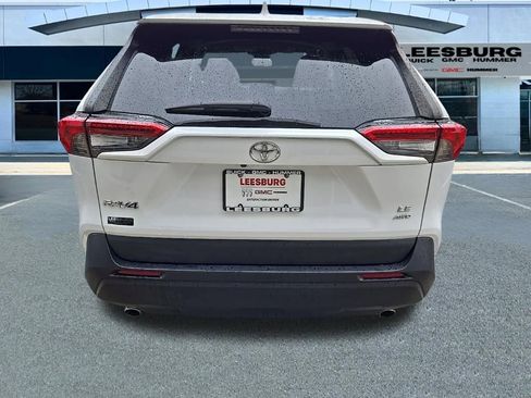 Used 2022 Toyota RAV4 LE image 6