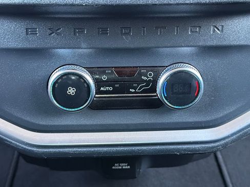 Used 2025 Ford Expedition Active image 11