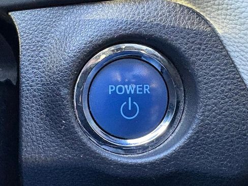 Used 2019 Toyota RAV4 Limited image 11