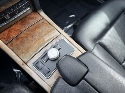 Used 2011 Mercedes-Benz E 350 4MATIC Sedan image 16