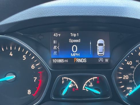 Used 2017 Ford Escape SE image 25