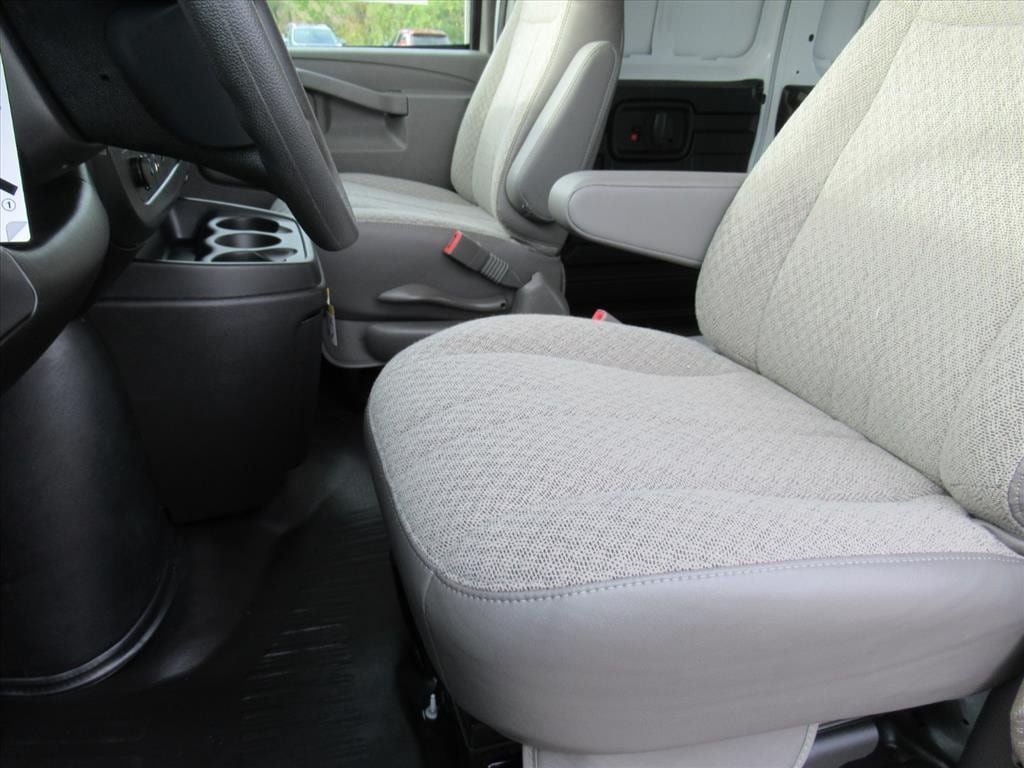 New 2025 Chevrolet Express 3500 Extended w/ Driver Convenience Package RWD image 15
