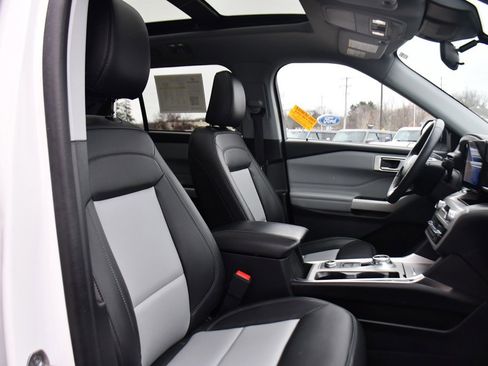 Used 2023 Ford Explorer XLT w/ Equipment Group 202A image 16