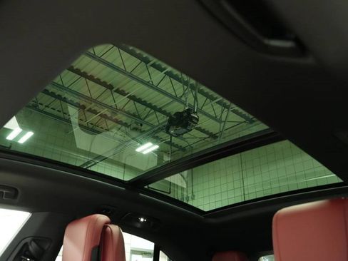 Used 2025 Porsche Macan Electric image 34