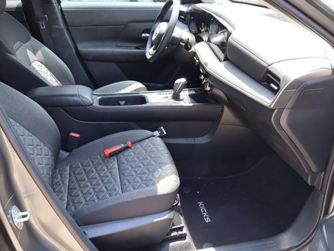 Used 2025 Nissan Kicks SV w/ Charging Package AWD/4WD image 16