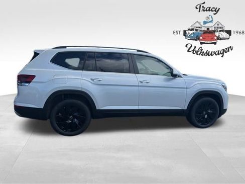 New 2026 Volkswagen Atlas SE image 8