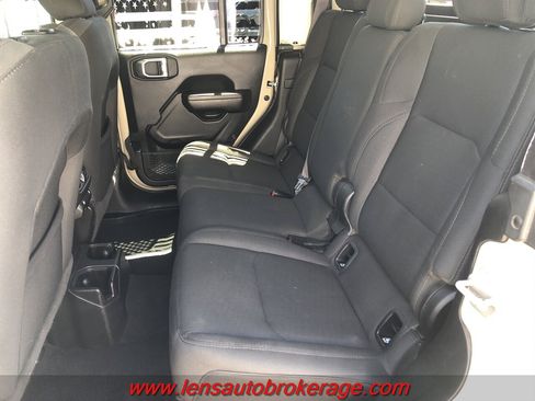 Used 2020 Jeep Gladiator Sport w/ Quick Order Package 24S AWD/4WD image 16