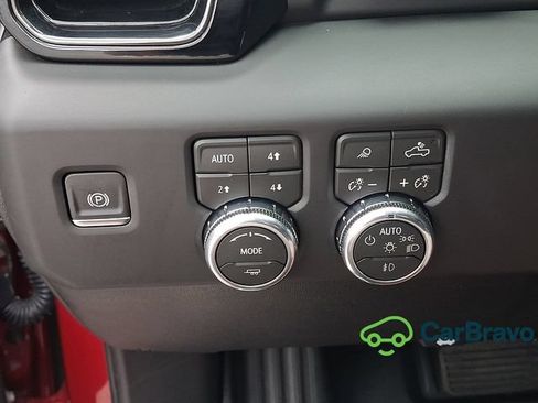 Certified 2026 GMC Sierra 1500 AT4 w/ Technology Package AWD/4WD image 24