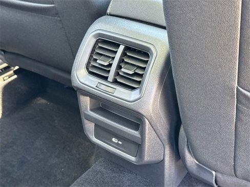 New 2025 Volkswagen Taos SE image 20