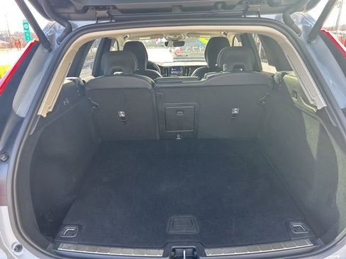 Certified 2025 Volvo XC60 B5 Plus AWD/4WD image 11