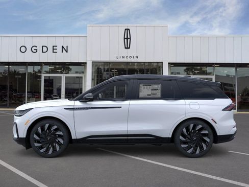 New 2026 Lincoln Nautilus Reserve w/ Jet Appearance Package image 3