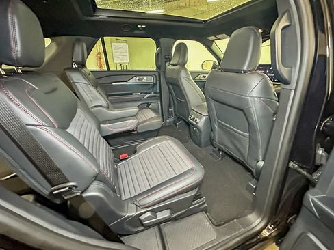 New 2026 Ford Explorer ST-Line w/ ST-Line Street Pack AWD/4WD image 4