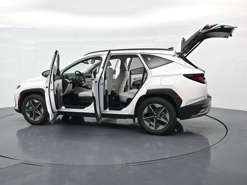 Used 2025 Hyundai Tucson SEL FWD image 41