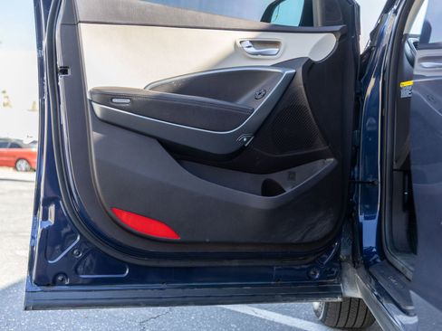 Used 2018 Hyundai Santa Fe SE FWD image 7