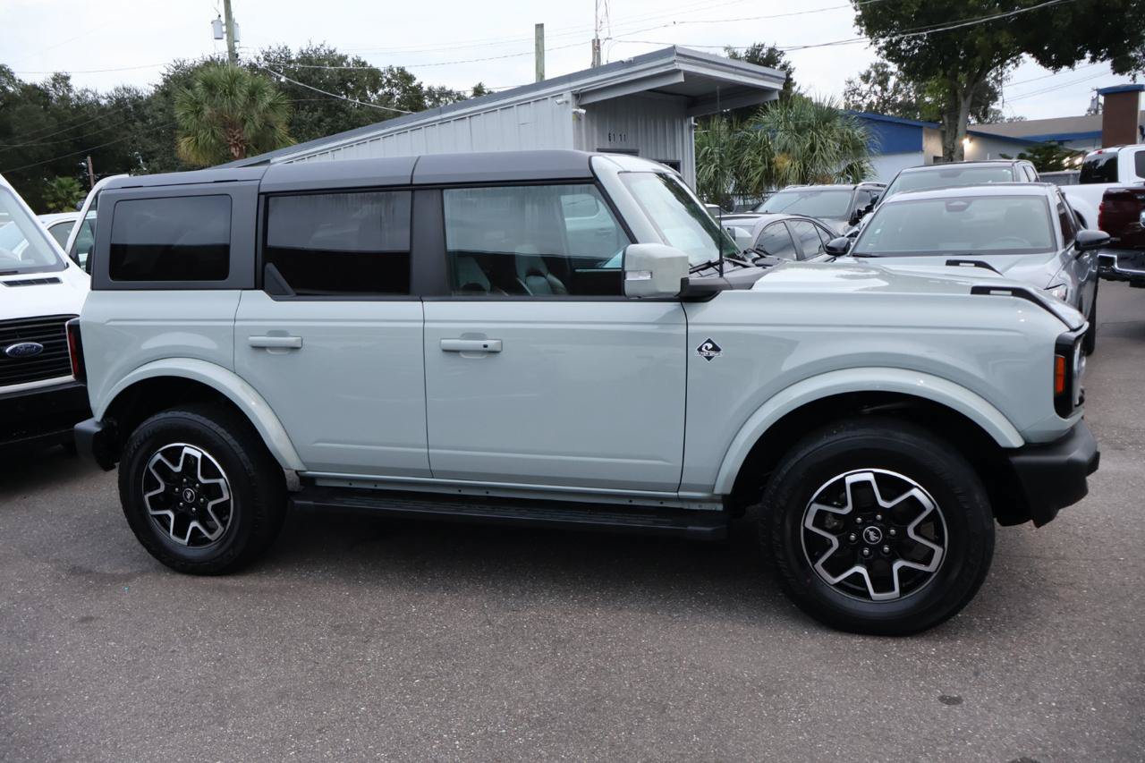 Used 2023 Ford Bronco Outer Banks AWD/4WD image 4