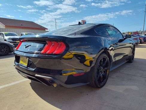Used 2020 Ford Mustang Coupe w/ Equipment Group 101A RWD image 4