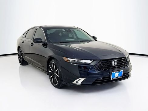 Used 2025 Honda Accord Touring image 1