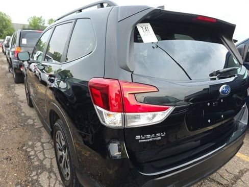 Used 2024 Subaru Forester Premium AWD/4WD image 3