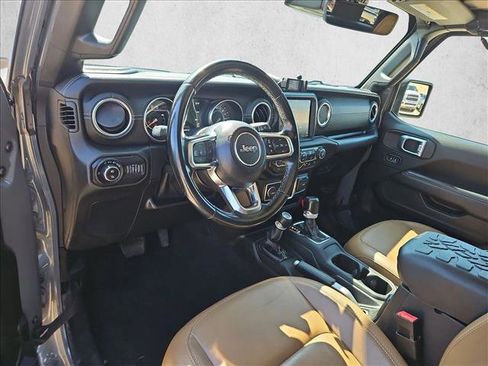 Used 2020 Jeep Gladiator Overland AWD/4WD image 9