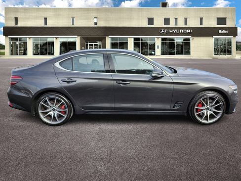 Used 2025 Genesis G70 2.5T image 2