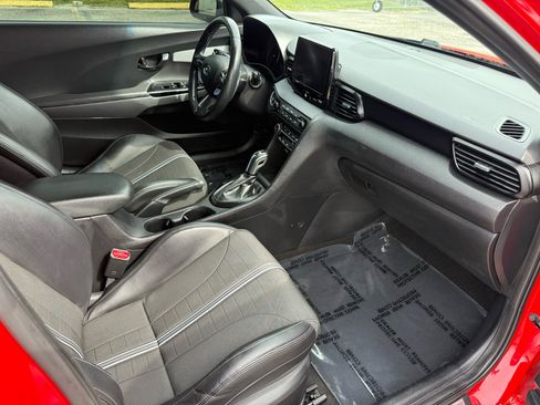 Used 2022 Hyundai Veloster N image 17