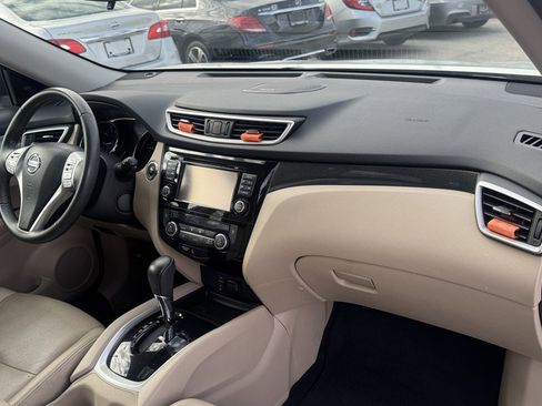 Used 2016 Nissan Rogue SL w/ SL Premium Package image 28