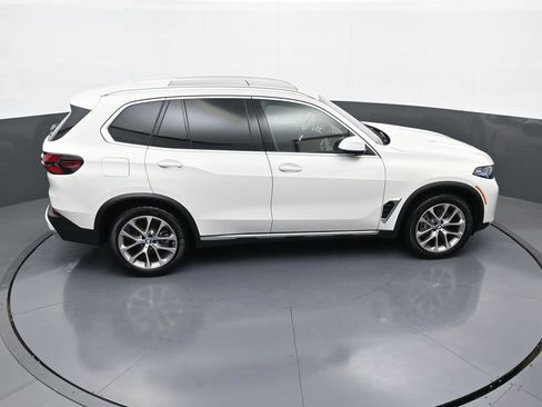 New 2025 BMW X5 xDrive40i w/ Parking Assistance Package image 41