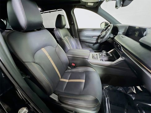 Used 2025 MAZDA CX-90 3.3 Turbo w/ Premium Plus Pkg image 24