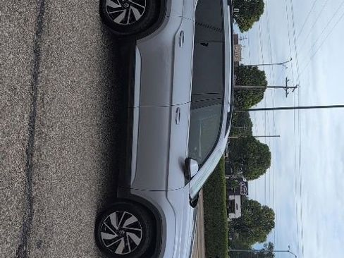 Used 2024 Volkswagen Atlas SE AWD/4WD image 15