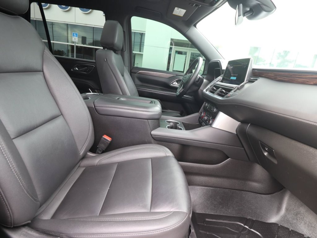 Used 2023 Chevrolet Tahoe Z71 w/ Luxury Package AWD/4WD image 15