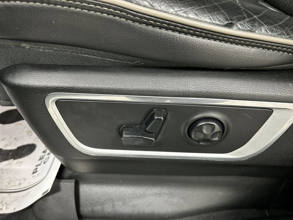 Used 2019 RAM 1500 Laramie AWD/4WD image 10