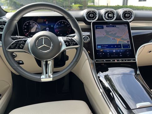Used 2026 Mercedes-Benz GLC 300 4MATIC image 30