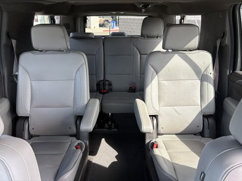 Used 2022 GMC Yukon XL SLT w/ SLT Premium Package image 22