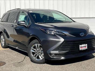 New 2025 Toyota Sienna XLE