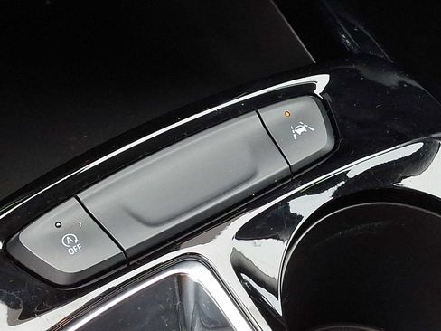 Used 2025 Chevrolet Trax LT w/ Driver Confidence Package image 25