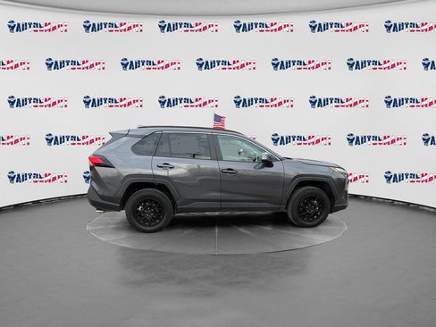Used 2025 Toyota RAV4 XLE AWD/4WD image 8
