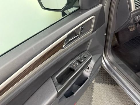 Used 2021 Volkswagen Atlas SE w/ Panoramic Sunroof Package AWD/4WD image 19