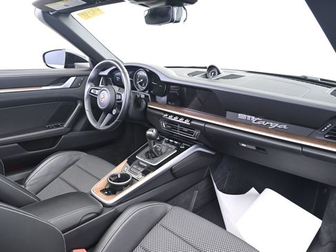 Used 2022 Porsche 911 Targa 4S image 18