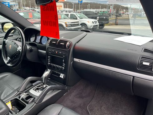 Used 2009 Porsche Cayenne image 18
