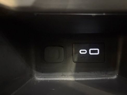 Used 2021 GMC Acadia SLE w/ Driver Convenience Package image 18