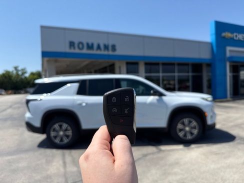 New 2026 Chevrolet Traverse LT FWD image 25