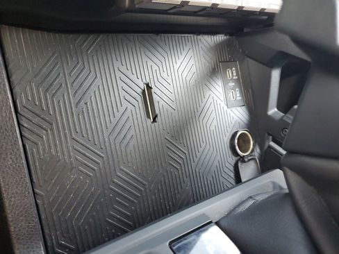 Used 2024 Toyota Tacoma TRD Off-Road image 29