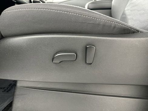 Used 2023 Nissan Frontier SV w/ Midnight Edition Package image 18