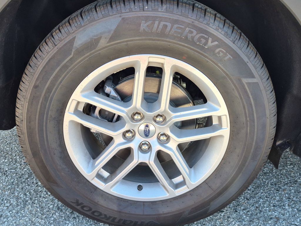 New 2026 Ford Explorer Active w/ Active Comfort Package RWD image 13