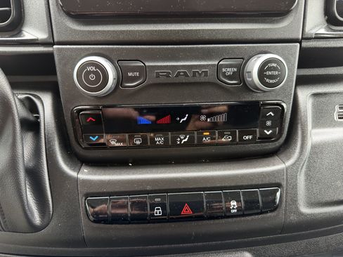 Used 2025 RAM ProMaster 2500 w/ Convenience Group FWD image 38